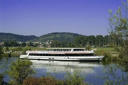 Schifffahrt auf dem Main-Donau-Kanal