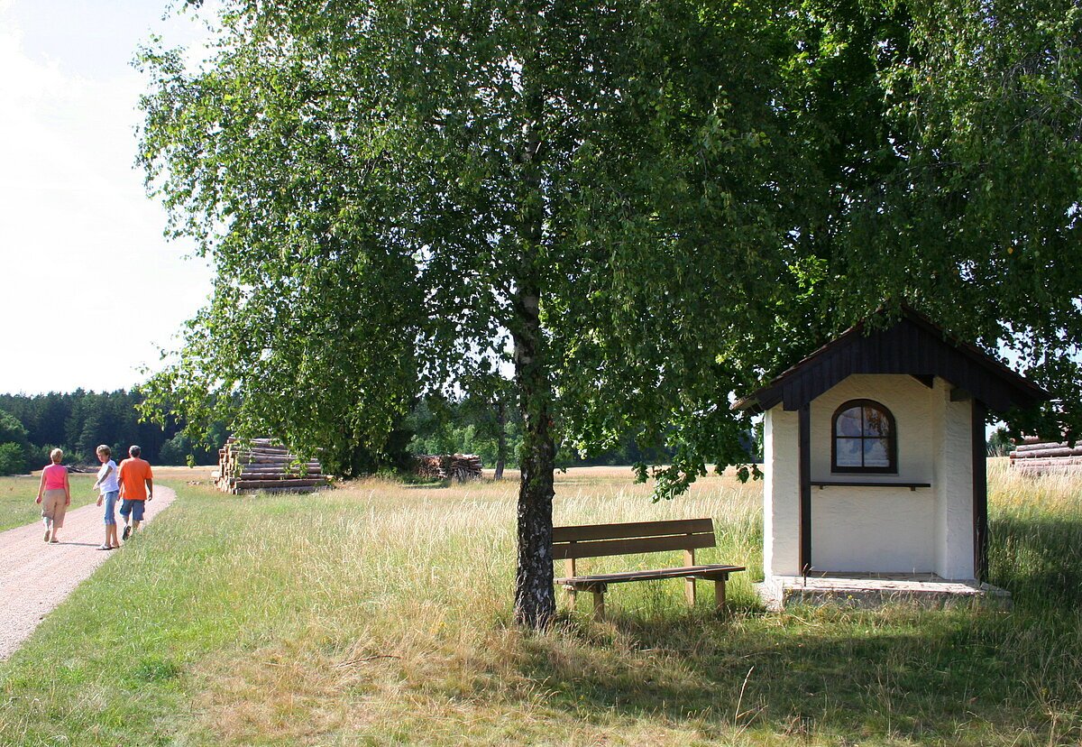 Wanderweg Nr. 7 an der Kapelle in Kleinnottersdorf