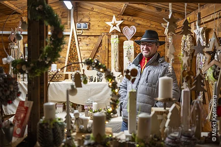 Weihnachtsdeko beim Kipfenberger Weihnachtsmarkt