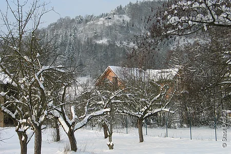 Winterlandschaft mit Kreuzberg