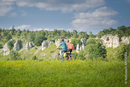 Radfahrer bei den 12 Apostel Solnhofen